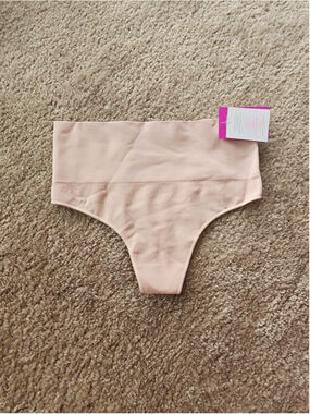 SPANX Everyday Shaping Thong Core Control Shapewear Underwear Size Small Rose
